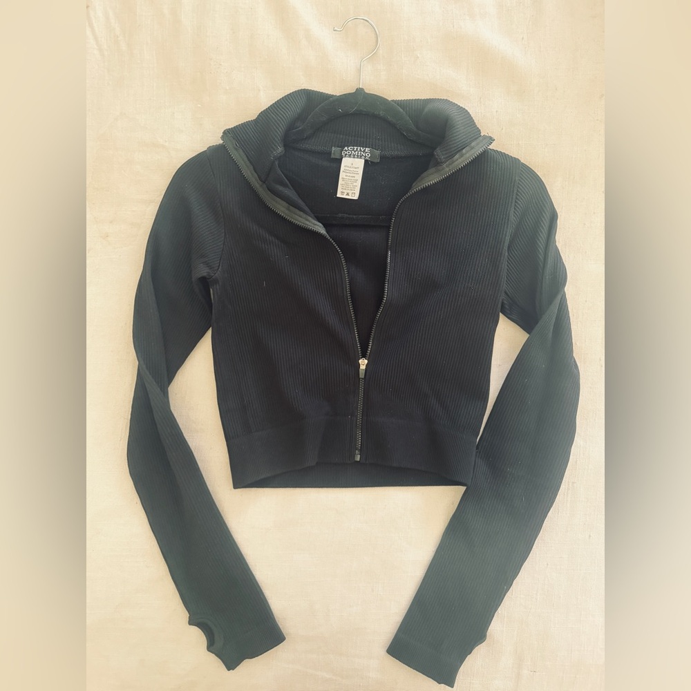 athleisure / crop athletic jacket